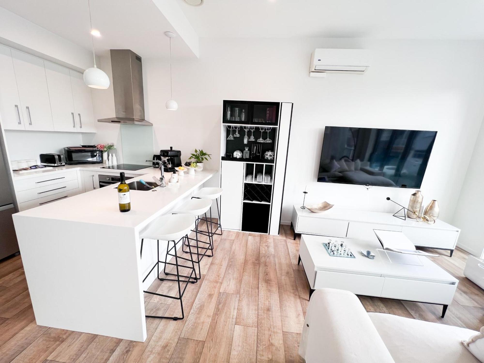 Luxury 2 Bedroom Apartment With Cocktail Bar And Espresso Machine โอ๊คแลนด์ ภายนอก รูปภาพ