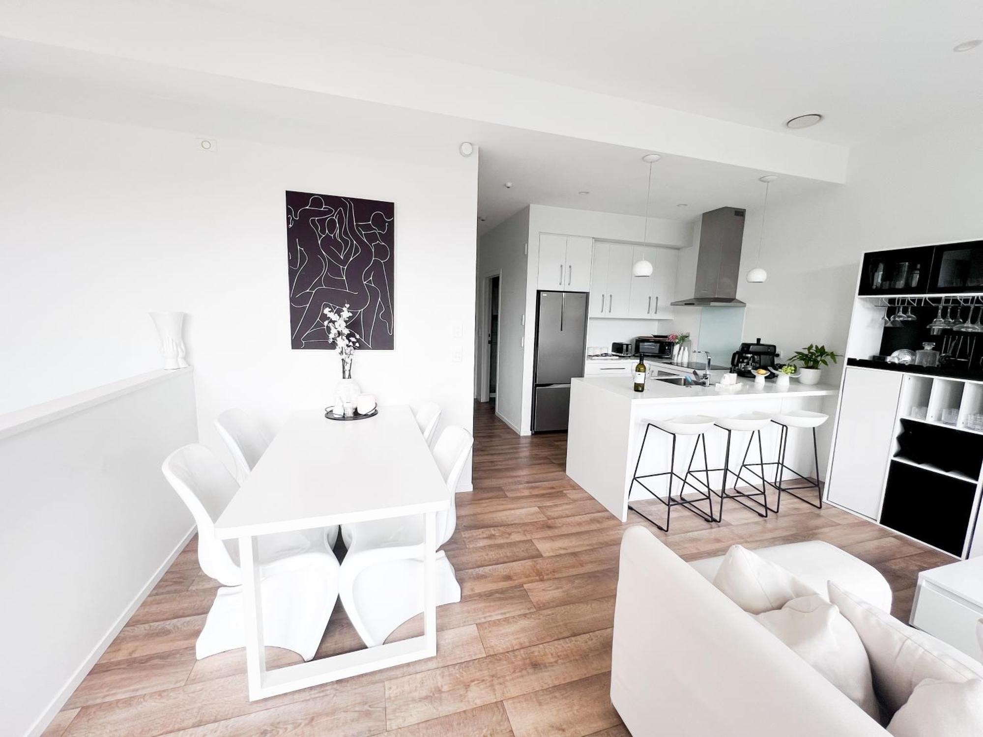 Luxury 2 Bedroom Apartment With Cocktail Bar And Espresso Machine โอ๊คแลนด์ ภายนอก รูปภาพ