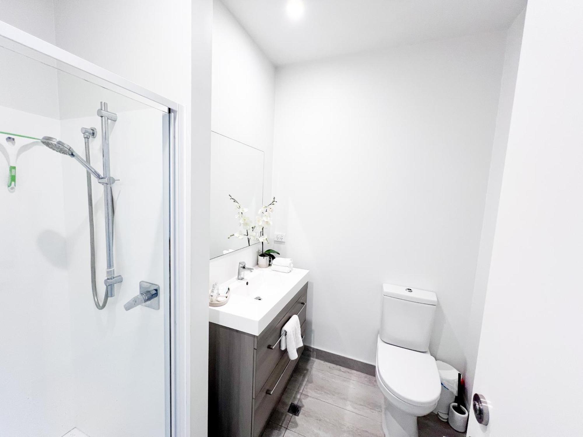 Luxury 2 Bedroom Apartment With Cocktail Bar And Espresso Machine โอ๊คแลนด์ ภายนอก รูปภาพ